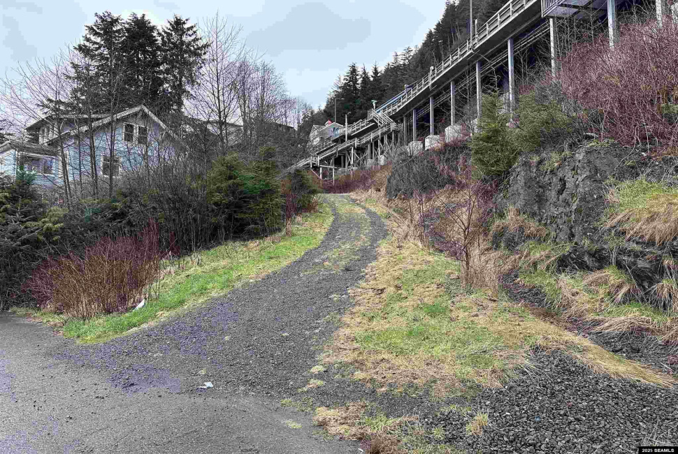 118 Elliot Street, Ketchikan, Alaska 99901, ,Single Family/duplex,Land,Elliot Street,25029