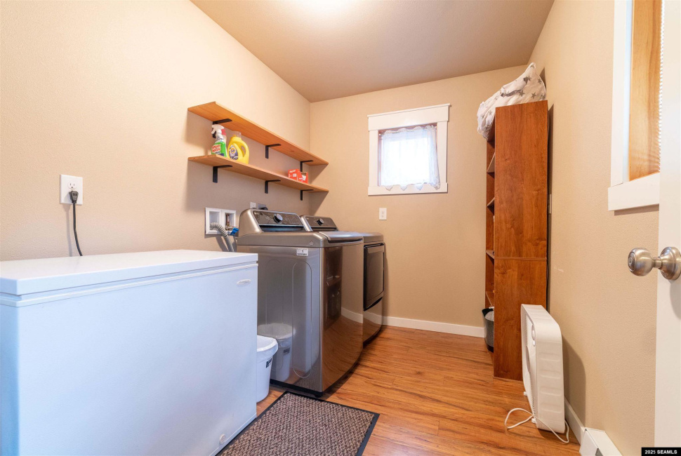 1254-1256 Water Street, Ketchikan, 99901, 5 Bedrooms Bedrooms, ,6 BathroomsBathrooms,Townhome,Residential,Water Street,25103