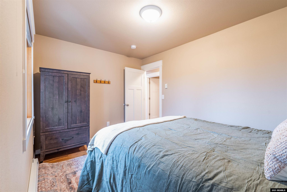 1254-1256 Water Street, Ketchikan, 99901, 5 Bedrooms Bedrooms, ,6 BathroomsBathrooms,Townhome,Residential,Water Street,25103