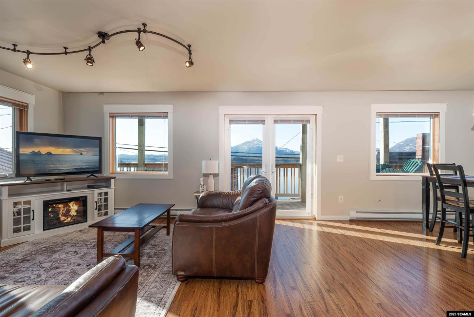 1254-1256 Water Street, Ketchikan, 99901, 5 Bedrooms Bedrooms, ,6 BathroomsBathrooms,Townhome,Residential,Water Street,25103