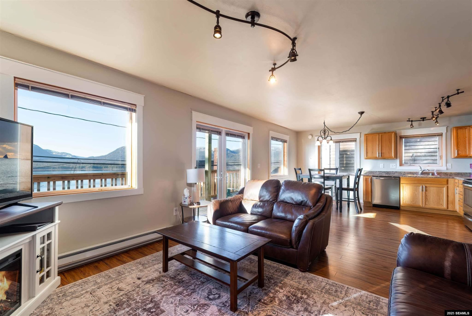 1254-1256 Water Street, Ketchikan, 99901, 5 Bedrooms Bedrooms, ,6 BathroomsBathrooms,Townhome,Residential,Water Street,25103