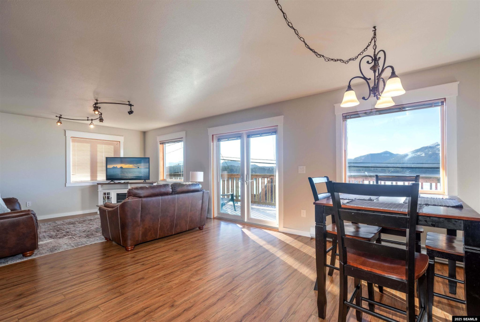 1254-1256 Water Street, Ketchikan, 99901, 5 Bedrooms Bedrooms, ,6 BathroomsBathrooms,Townhome,Residential,Water Street,25103