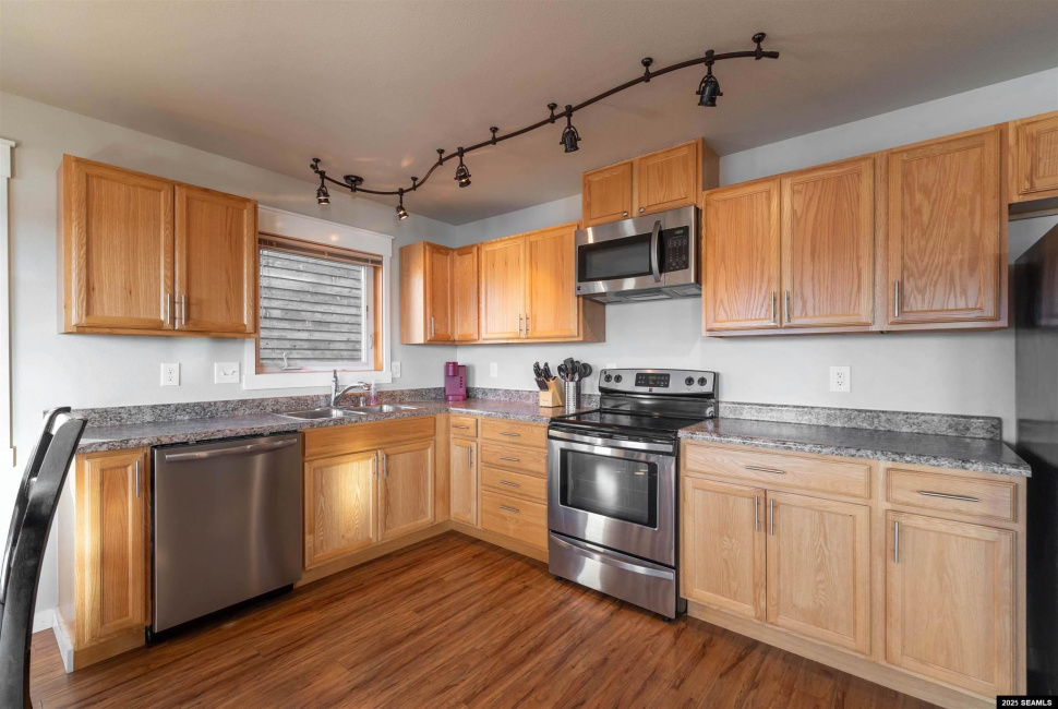 1254-1256 Water Street, Ketchikan, 99901, 5 Bedrooms Bedrooms, ,6 BathroomsBathrooms,Townhome,Residential,Water Street,25103