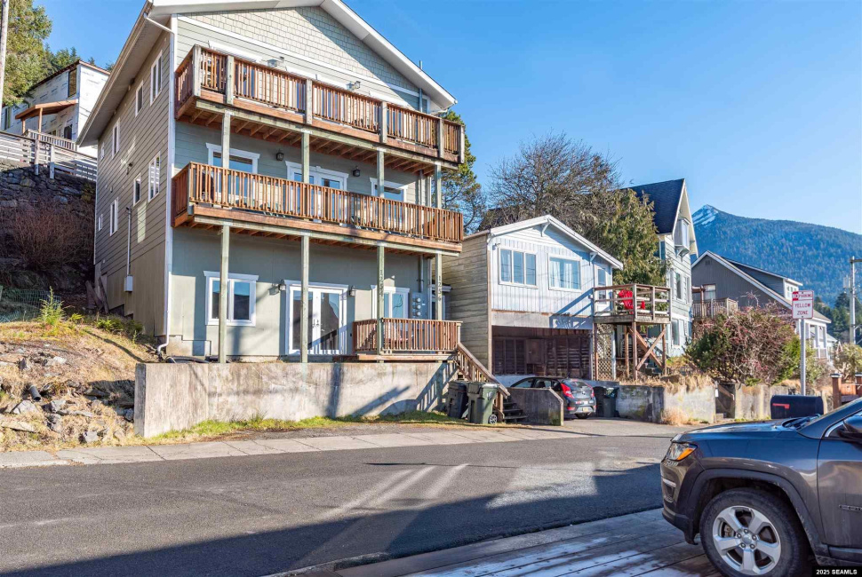 1254-1256 Water Street, Ketchikan, 99901, 5 Bedrooms Bedrooms, ,6 BathroomsBathrooms,Townhome,Residential,Water Street,25103