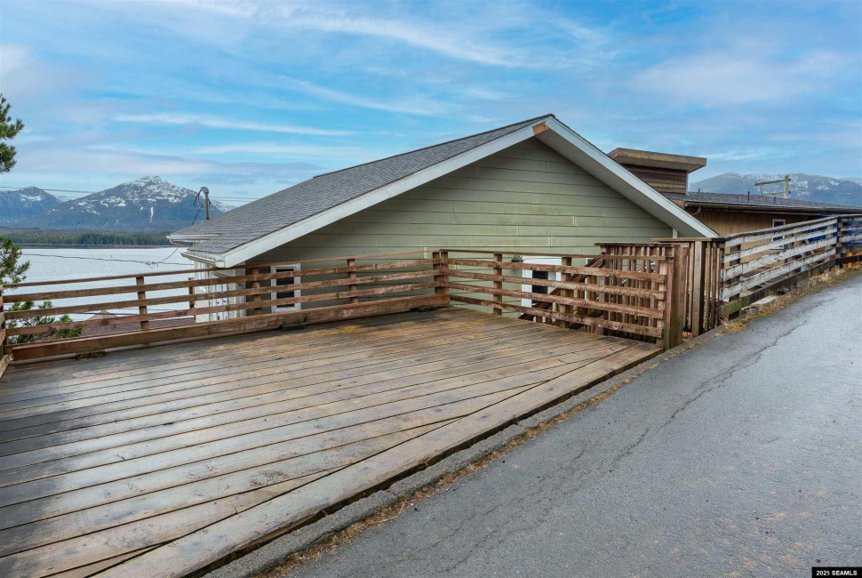 1254-1256 Water Street, Ketchikan, 99901, 5 Bedrooms Bedrooms, ,6 BathroomsBathrooms,Townhome,Residential,Water Street,25103