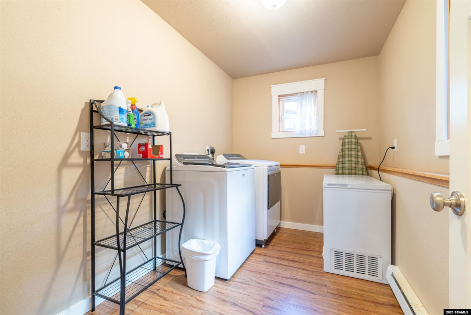 1254-1256 Water Street, Ketchikan, 99901, 5 Bedrooms Bedrooms, ,6 BathroomsBathrooms,Townhome,Residential,Water Street,25103