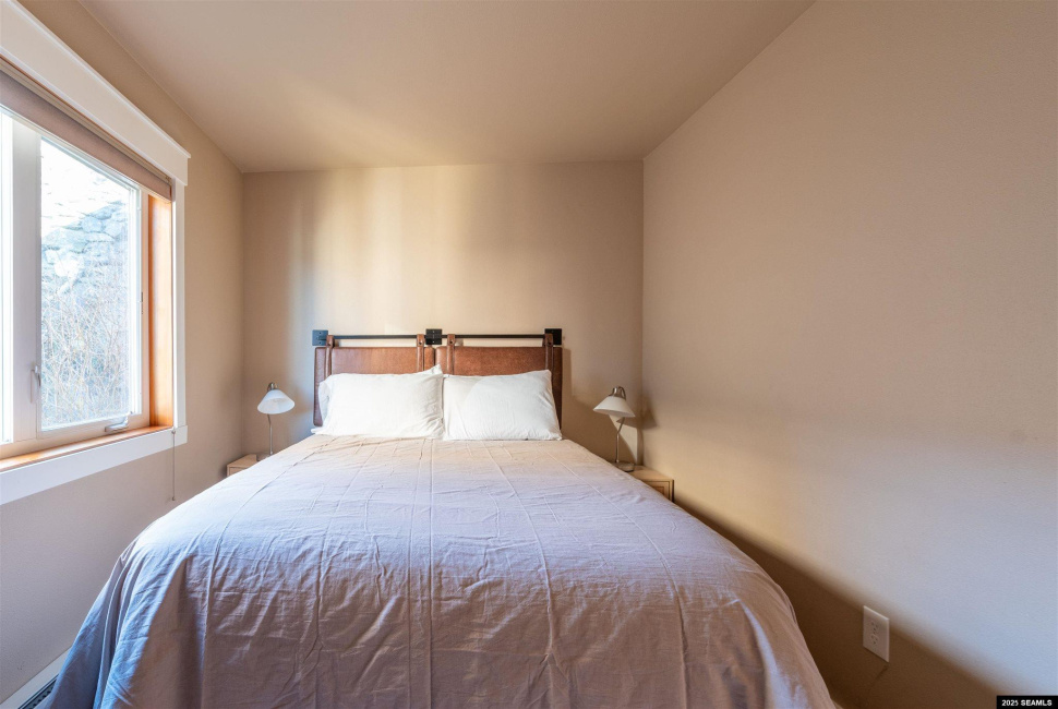 1254-1256 Water Street, Ketchikan, 99901, 5 Bedrooms Bedrooms, ,6 BathroomsBathrooms,Townhome,Residential,Water Street,25103