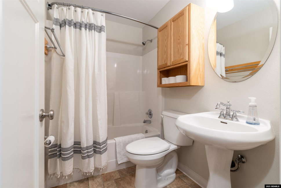 1254-1256 Water Street, Ketchikan, 99901, 5 Bedrooms Bedrooms, ,6 BathroomsBathrooms,Townhome,Residential,Water Street,25103