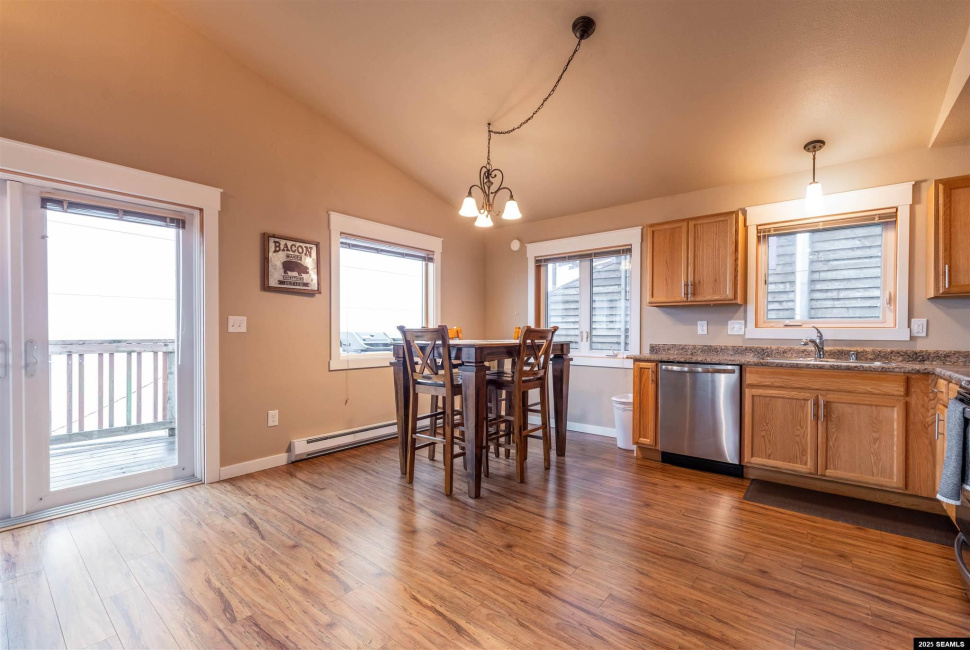 1254-1256 Water Street, Ketchikan, 99901, 5 Bedrooms Bedrooms, ,6 BathroomsBathrooms,Townhome,Residential,Water Street,25103