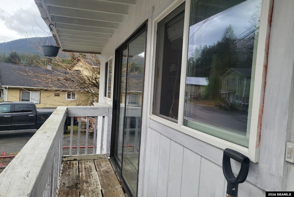 1123/1125 Woodland Avenue, Ketchikan, Alaska 99901, ,Duplex,Multifamily,Woodland Avenue,24190