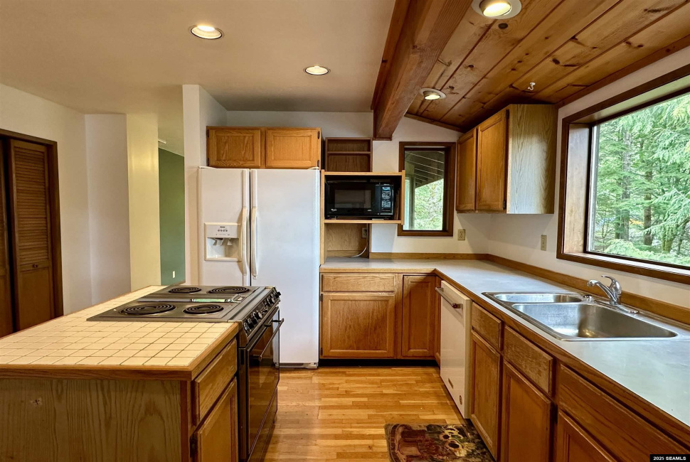 4943 Tongass Hwy., Ketchikan, 99901, 3 Bedrooms Bedrooms, 0 ,2 BathroomsBathrooms,Single Family,Residential,Tongass Hwy.,0,25581
