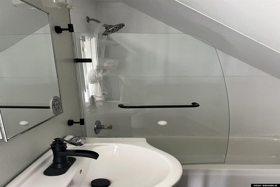 2030 2nd Avenue, Ketchikan, 99901-0000, 4 Bedrooms Bedrooms, 0 ,4 BathroomsBathrooms,Single Family,Residential,2nd Avenue,0,25495