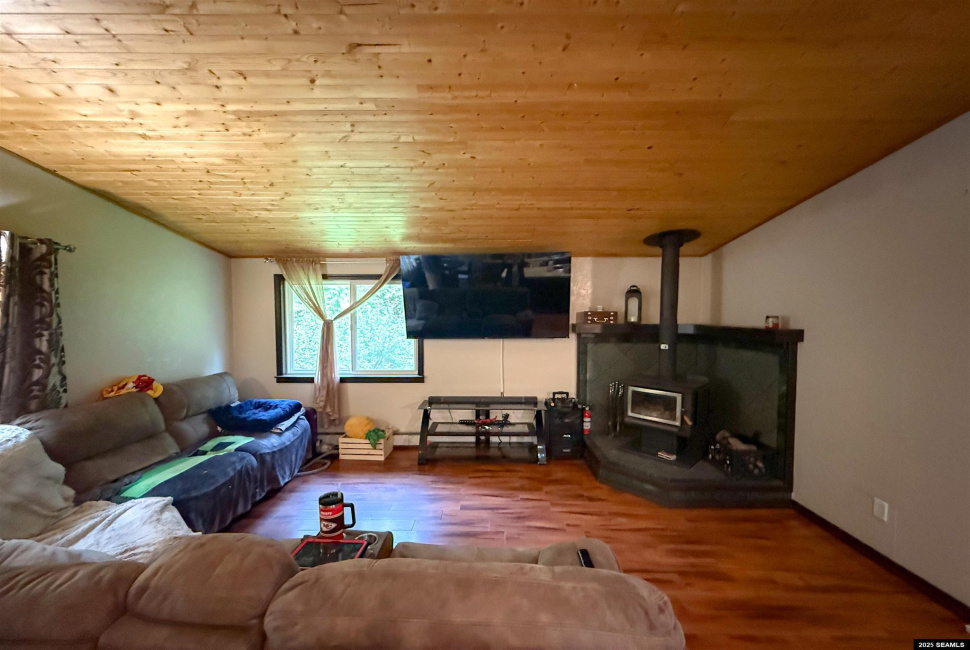 607 Rigging Lane, Ketchikan, 99901, 3 Bedrooms Bedrooms, 0 ,2 BathroomsBathrooms,Single Family,Residential,Rigging Lane,0,25905