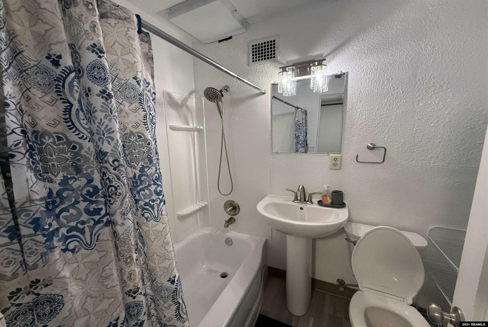 2415 Hemlock Avenue, Ketchikan, 99901, 1 Bedroom Bedrooms, 0 ,1 BathroomBathrooms,Condominium,Residential,Hemlock Avenue,0,25907