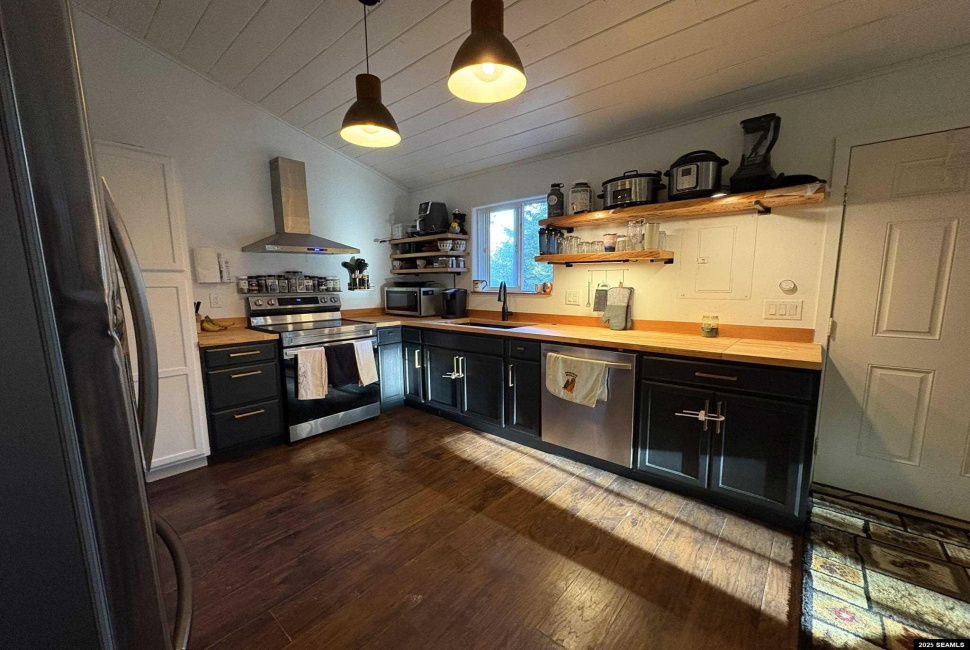 5765 Anna Court, Ketchikan, 99901, 2 Bedrooms Bedrooms, 0 ,1 BathroomBathrooms,Single Family,Residential,Anna Court,0,25910