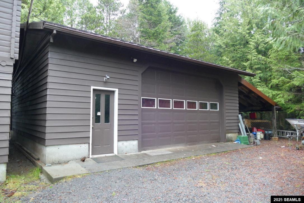 3053 Forss Avenue, Ketchikan, Alaska 99901, 0 , 0 ,0,Duplex,Multifamily,Forss Avenue,0,26018