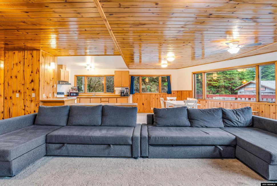 695 Sunset Drive, Ketchikan, Alaska 99901, 0 , 0 ,0,Duplex,Multifamily,Sunset Drive,0,26026