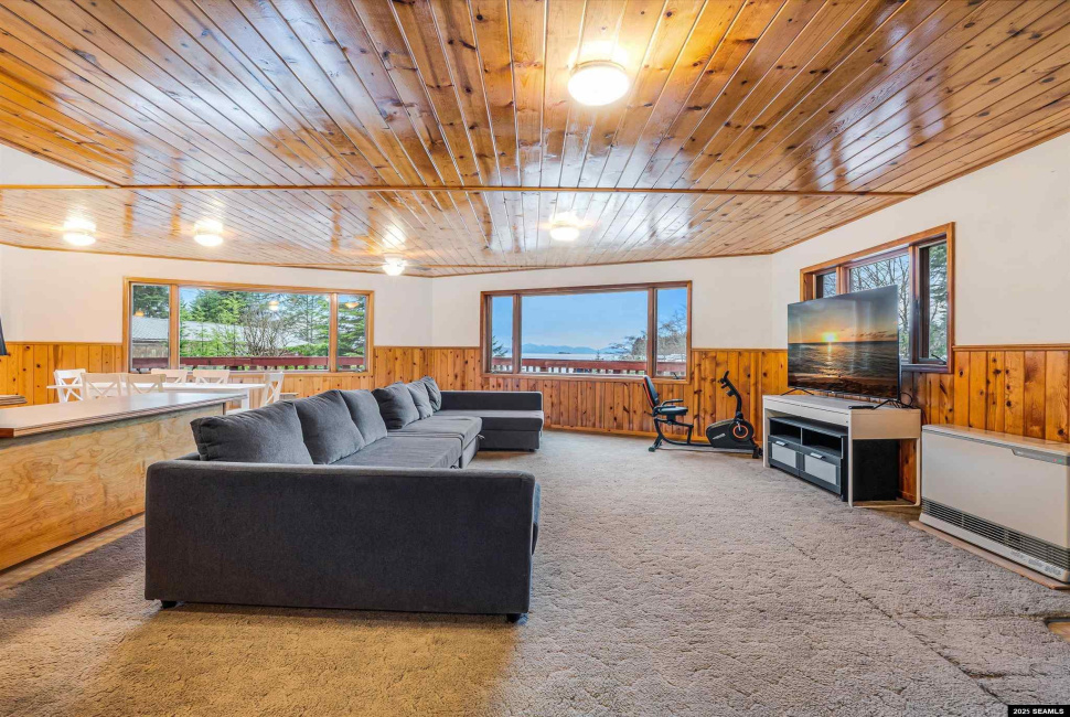 695 Sunset Drive, Ketchikan, Alaska 99901, 0 , 0 ,0,Duplex,Multifamily,Sunset Drive,0,26026