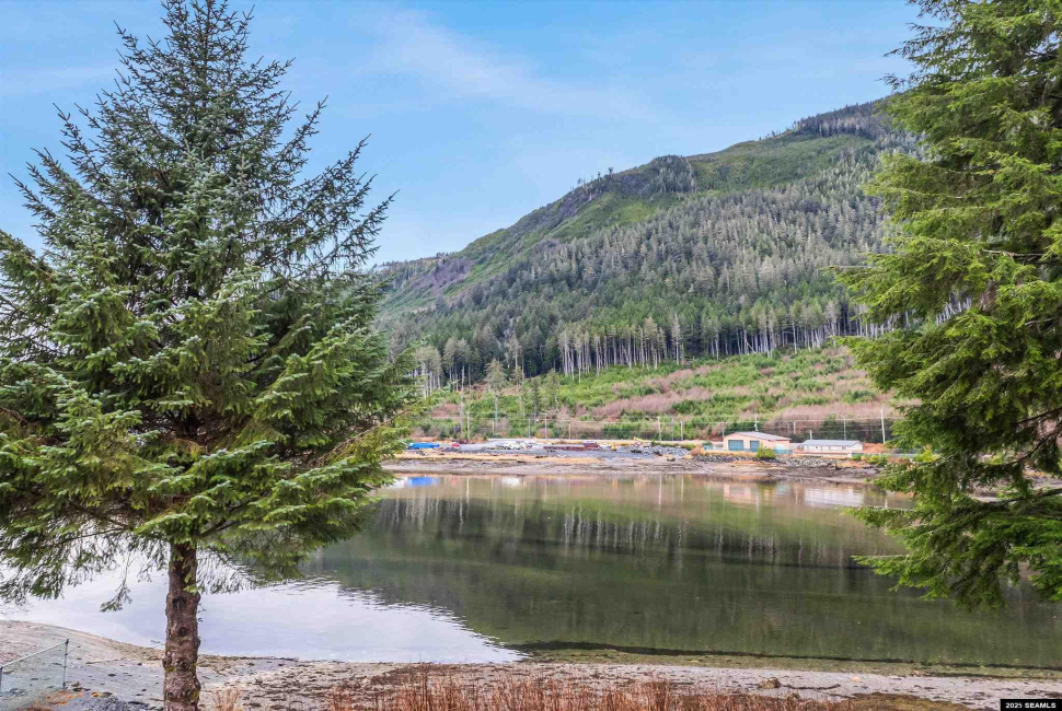 695 Sunset Drive, Ketchikan, Alaska 99901, 0 , 0 ,0,Duplex,Multifamily,Sunset Drive,0,26026