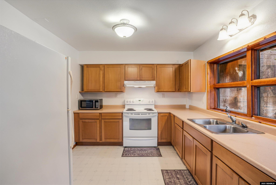 695 Sunset Drive, Ketchikan, Alaska 99901, 0 , 0 ,0,Duplex,Multifamily,Sunset Drive,0,26026