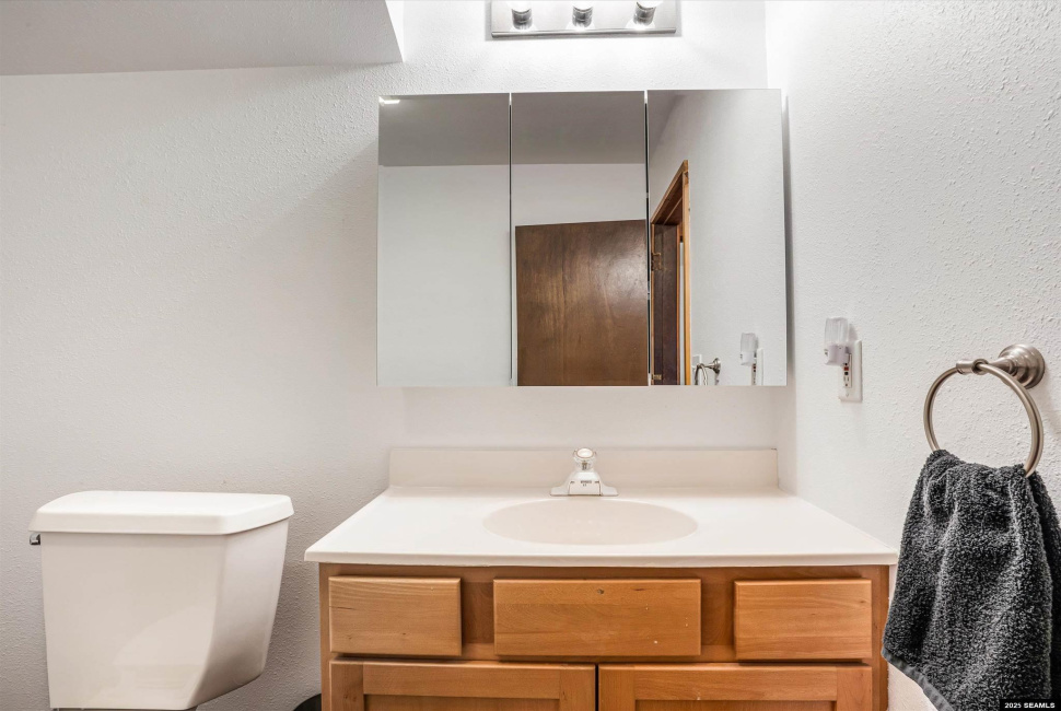 695 Sunset Drive, Ketchikan, Alaska 99901, 0 , 0 ,0,Duplex,Multifamily,Sunset Drive,0,26026