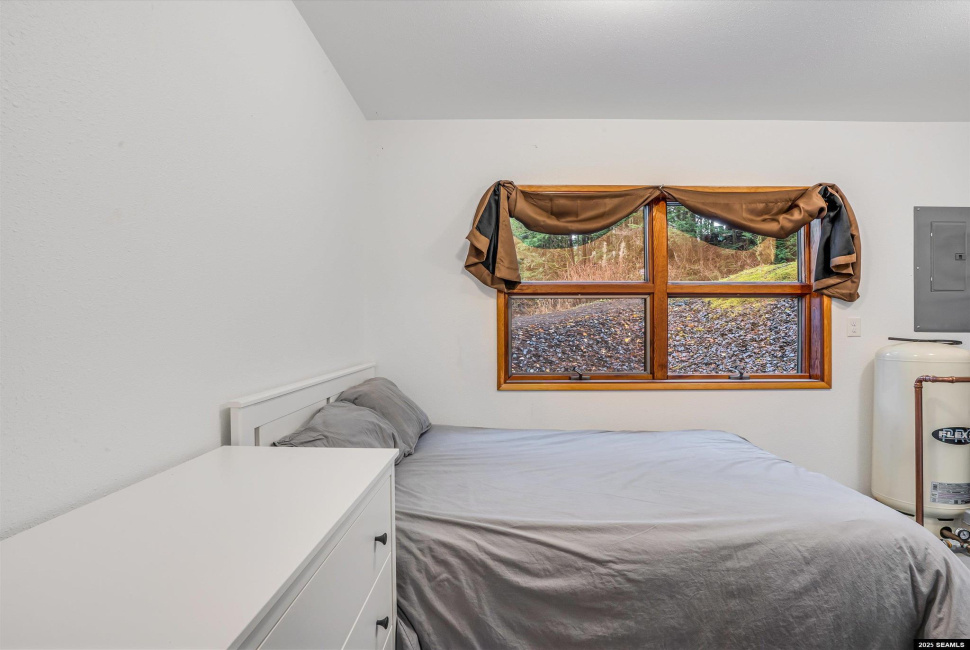 695 Sunset Drive, Ketchikan, Alaska 99901, 0 , 0 ,0,Duplex,Multifamily,Sunset Drive,0,26026