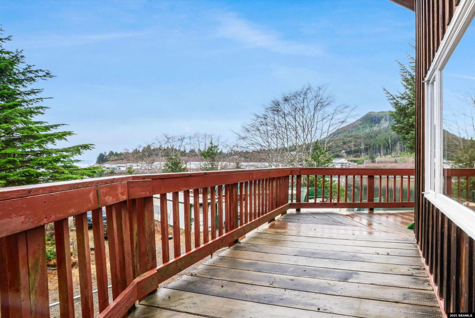 695 Sunset Drive, Ketchikan, Alaska 99901, 0 , 0 ,0,Duplex,Multifamily,Sunset Drive,0,26026