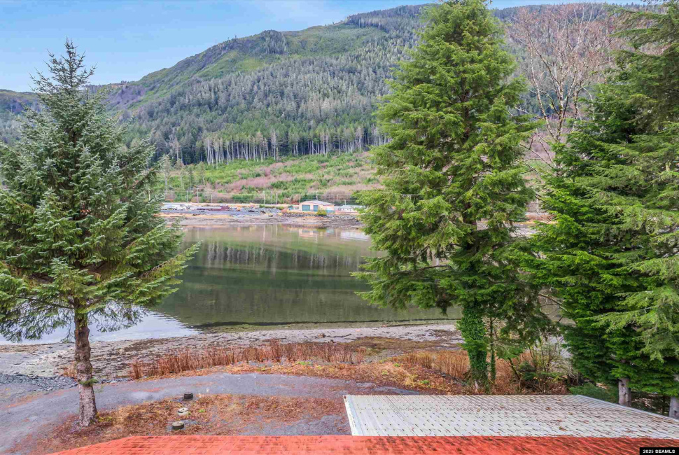 695 Sunset Drive, Ketchikan, Alaska 99901, 0 , 0 ,0,Duplex,Multifamily,Sunset Drive,0,26026