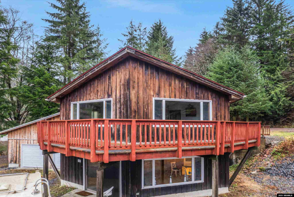 695 Sunset Drive, Ketchikan, Alaska 99901, 0 , 0 ,0,Duplex,Multifamily,Sunset Drive,0,26026