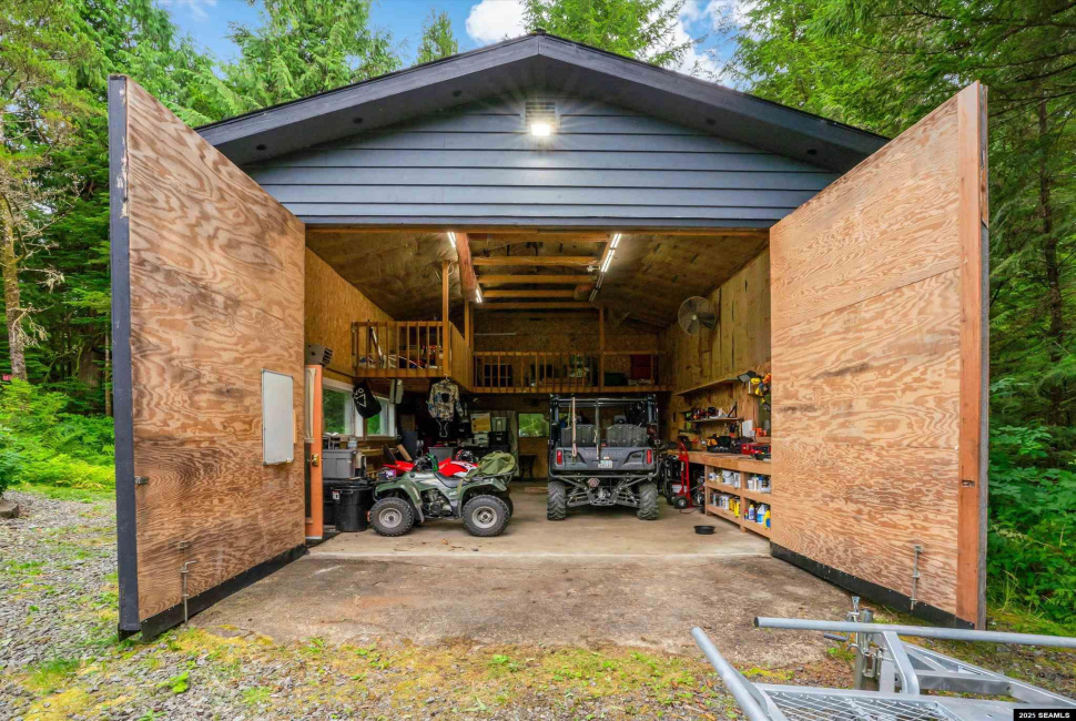 413 Higgins Court, Ketchikan, 99901, 3 Bedrooms Bedrooms, 0 ,2 BathroomsBathrooms,Single Family,Residential,Higgins Court,0,25762