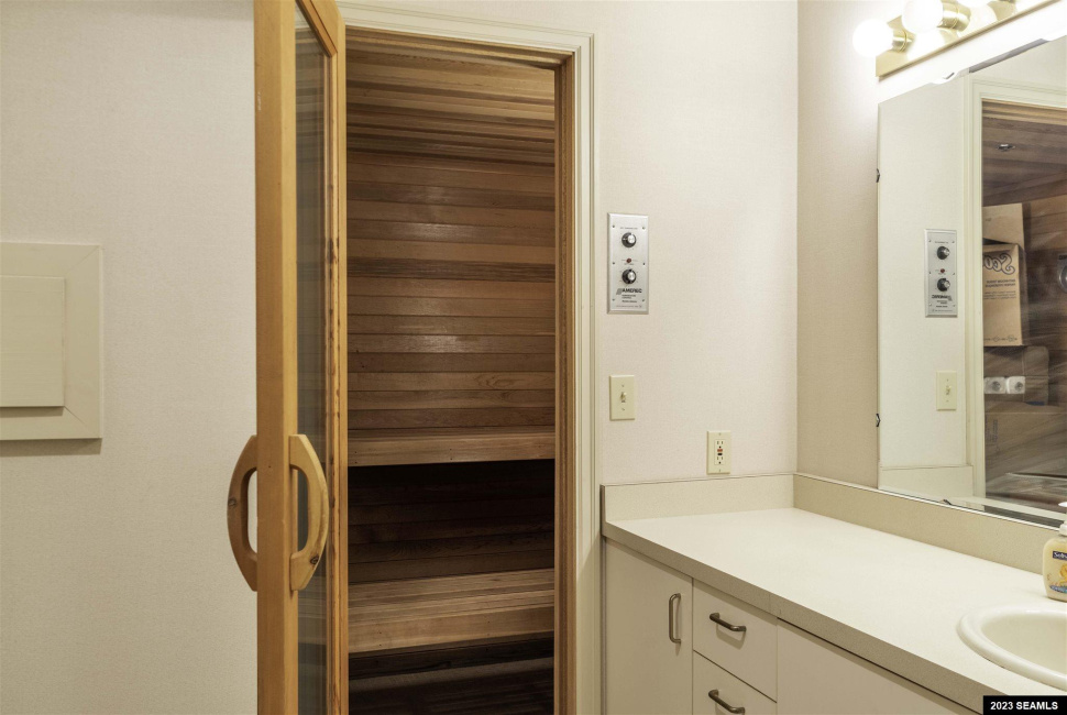 426 Main Street, Ketchikan, Alaska 99901-9999, 0 , 0 ,0,Office/warehouse,Commercial/industrial,Main Street,0,23313