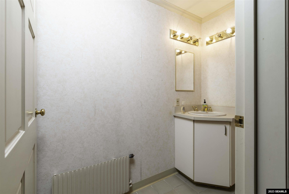 426 Main Street, Ketchikan, Alaska 99901-9999, 0 , 0 ,0,Office/warehouse,Commercial/industrial,Main Street,0,23313