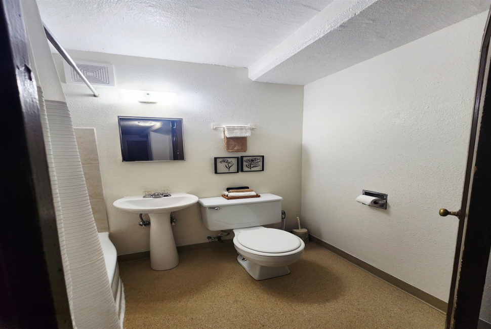 2415 Hemlock Avenue, Ketchikan, 99901, 2 Bedrooms Bedrooms, 0 ,1 BathroomBathrooms,Condominium,Residential,Hemlock Avenue,0,260032