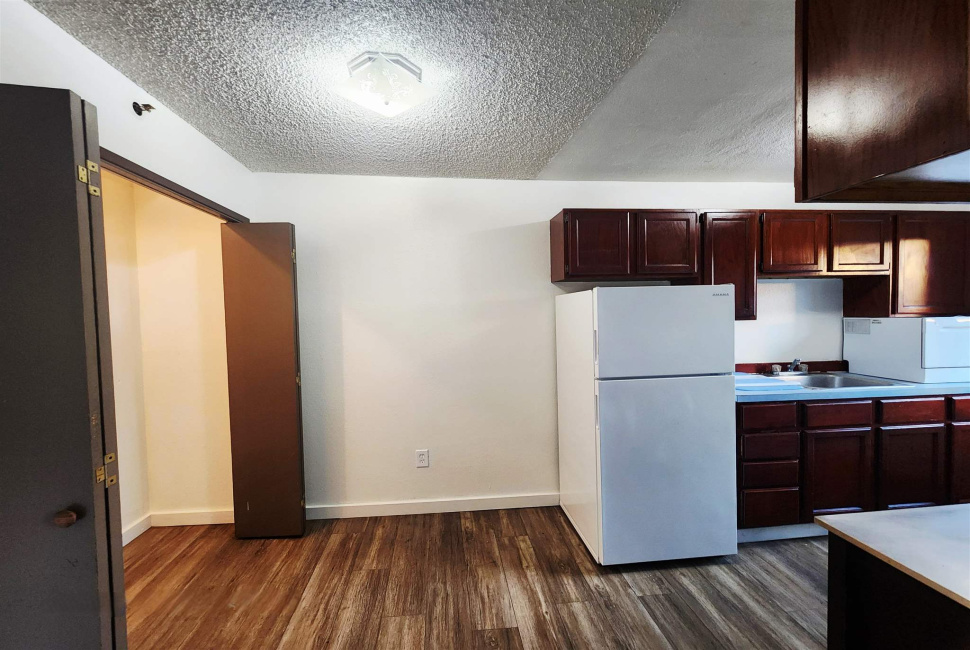 2415 Hemlock Avenue, Ketchikan, 99901, 2 Bedrooms Bedrooms, 0 ,1 BathroomBathrooms,Condominium,Residential,Hemlock Avenue,0,260032